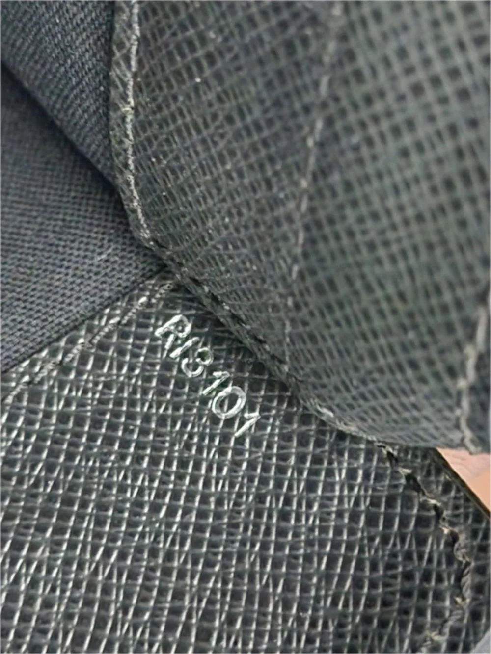 Authentic Louis Vuitton Taiga Lozan Briefcase Black